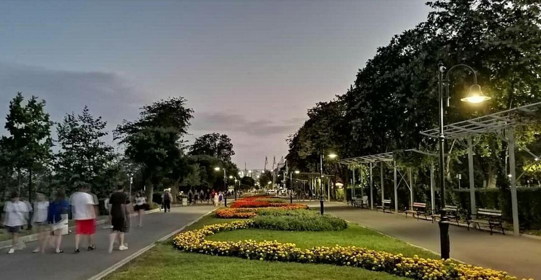 Art Luxury Apartment Burgas Ngoại thất bức ảnh